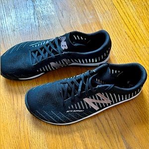 New Balance Women’s Minimus 20 V7 Cross Trainer Size 11 Black/Phantom/Champagne